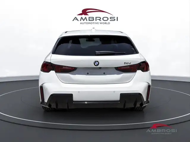 BMW 1 Series view 8