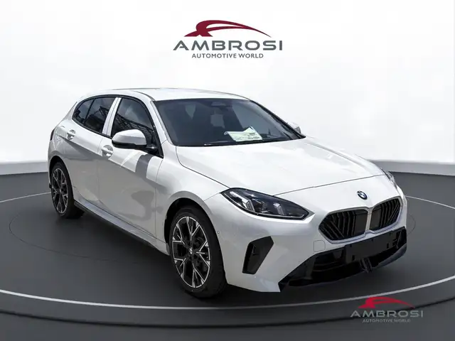 BMW 1 Series view 2