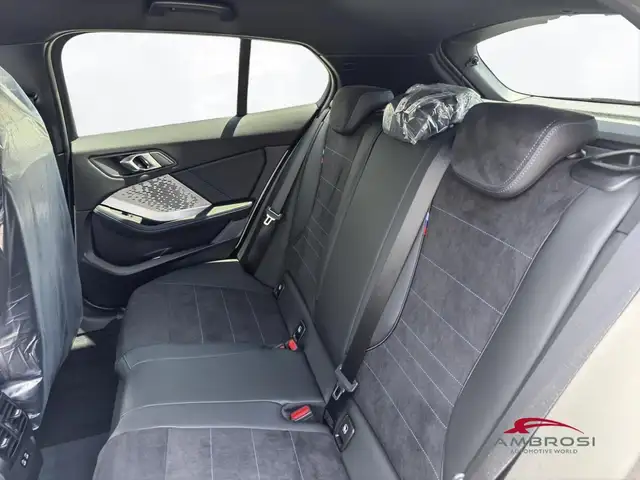 BMW 1 Series view 11
