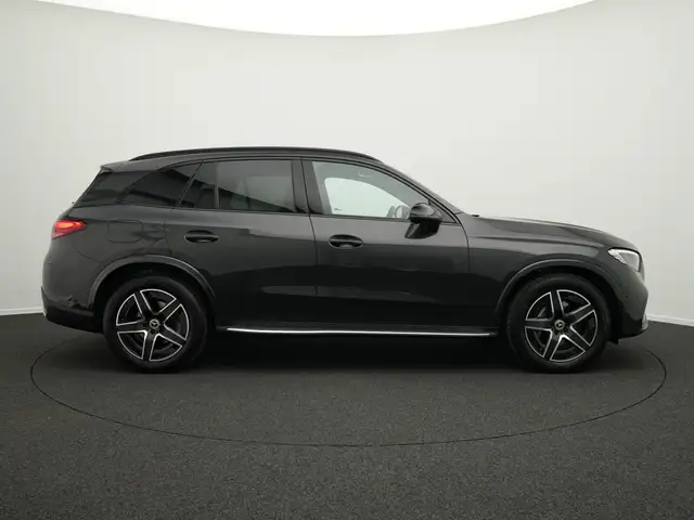 Mercedes-Benz GLC view 5