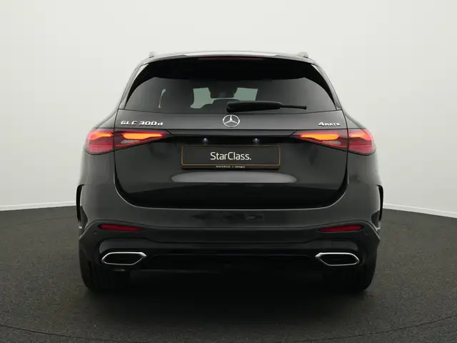 Mercedes-Benz GLC view 4