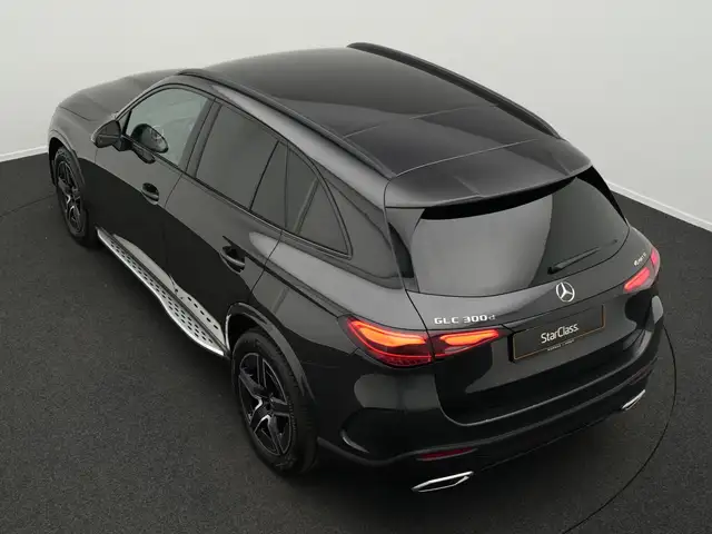 Mercedes-Benz GLC view 13