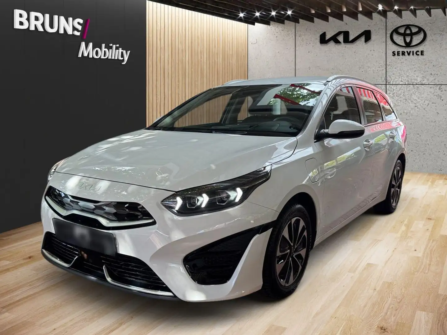 Kia Ceed / cee'd SW 1.6 Plug-in Hybrid Spirit Beyaz - 2