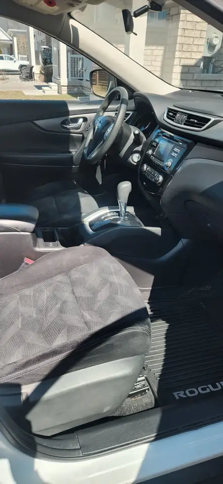 Nissan Rogue снимка Nissan Rogue