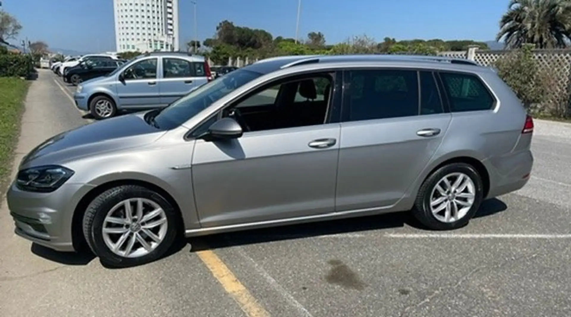 Volkswagen Golf Variant Golf Variant 1.5 tgi Business 130cv dsg Gris - 2