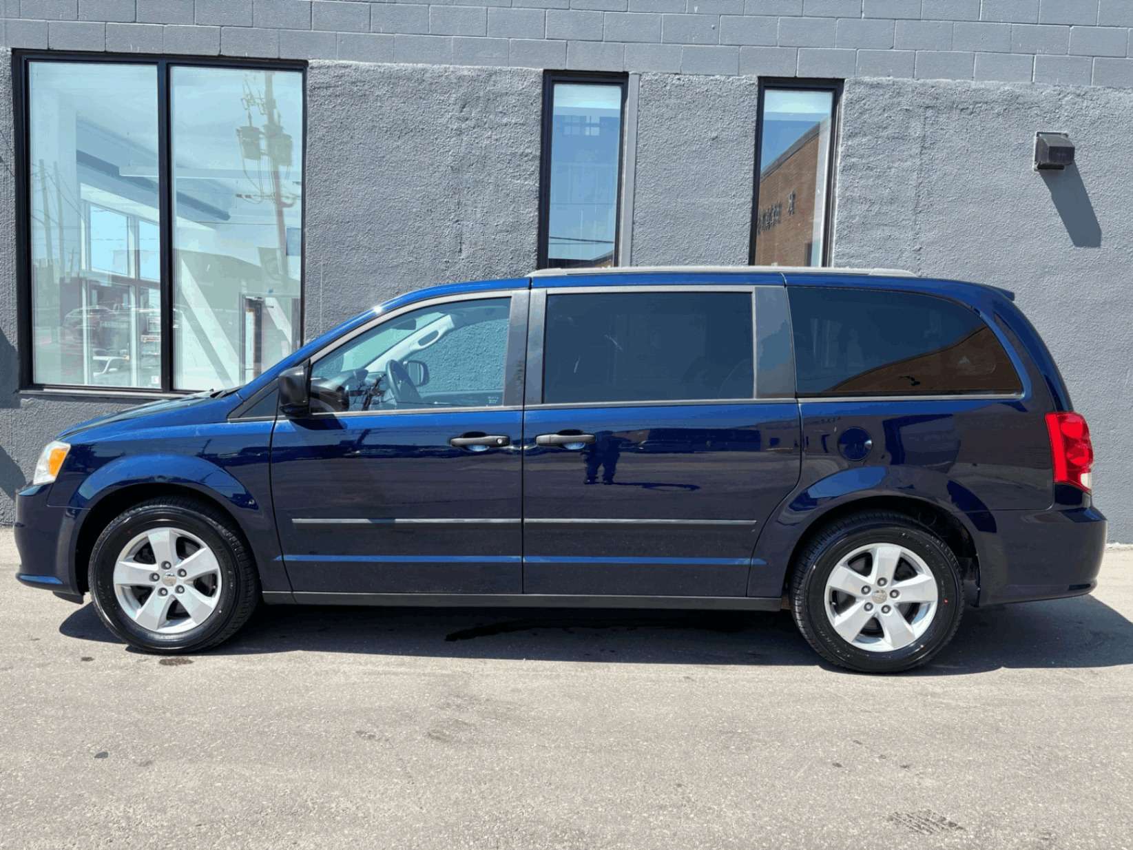 2016 Dodge Grand Caravan ONLY 16,000KM-1 OWNER-NO ACCIDENTS-CERTIFIED**