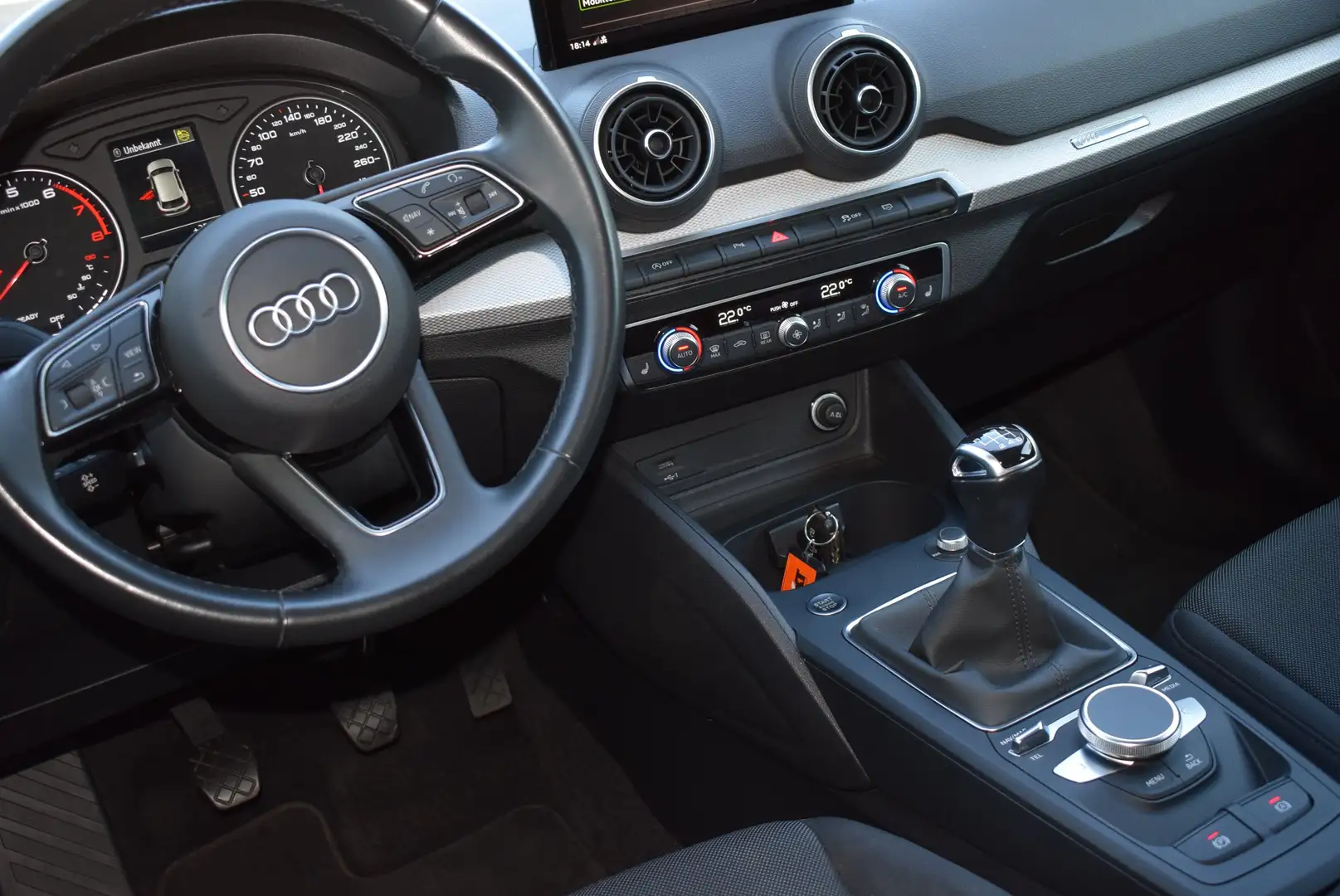 Audi Q2 30 TFSI Navi/Temp/WinterP/Cam/ALU Bleu - 2