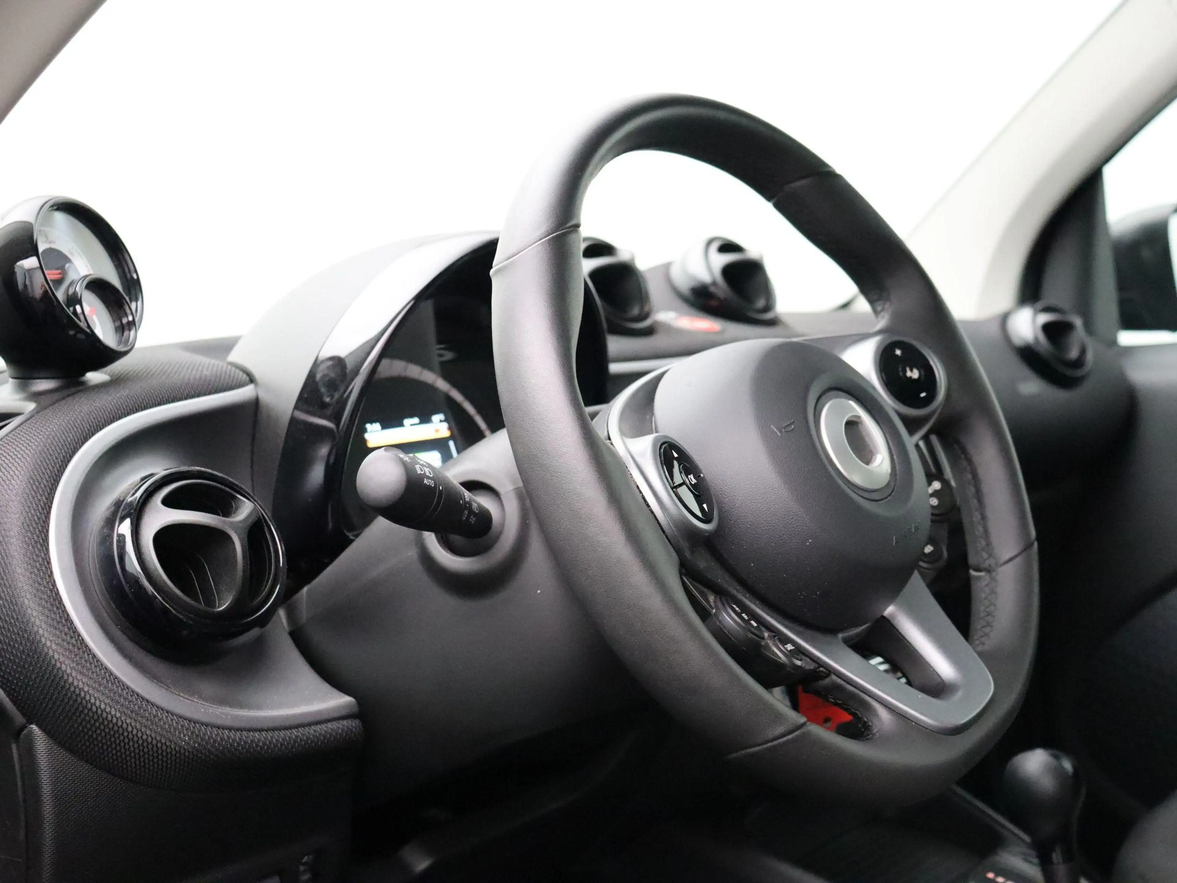 smart forTwo coupé EQ Comfort — photo 11