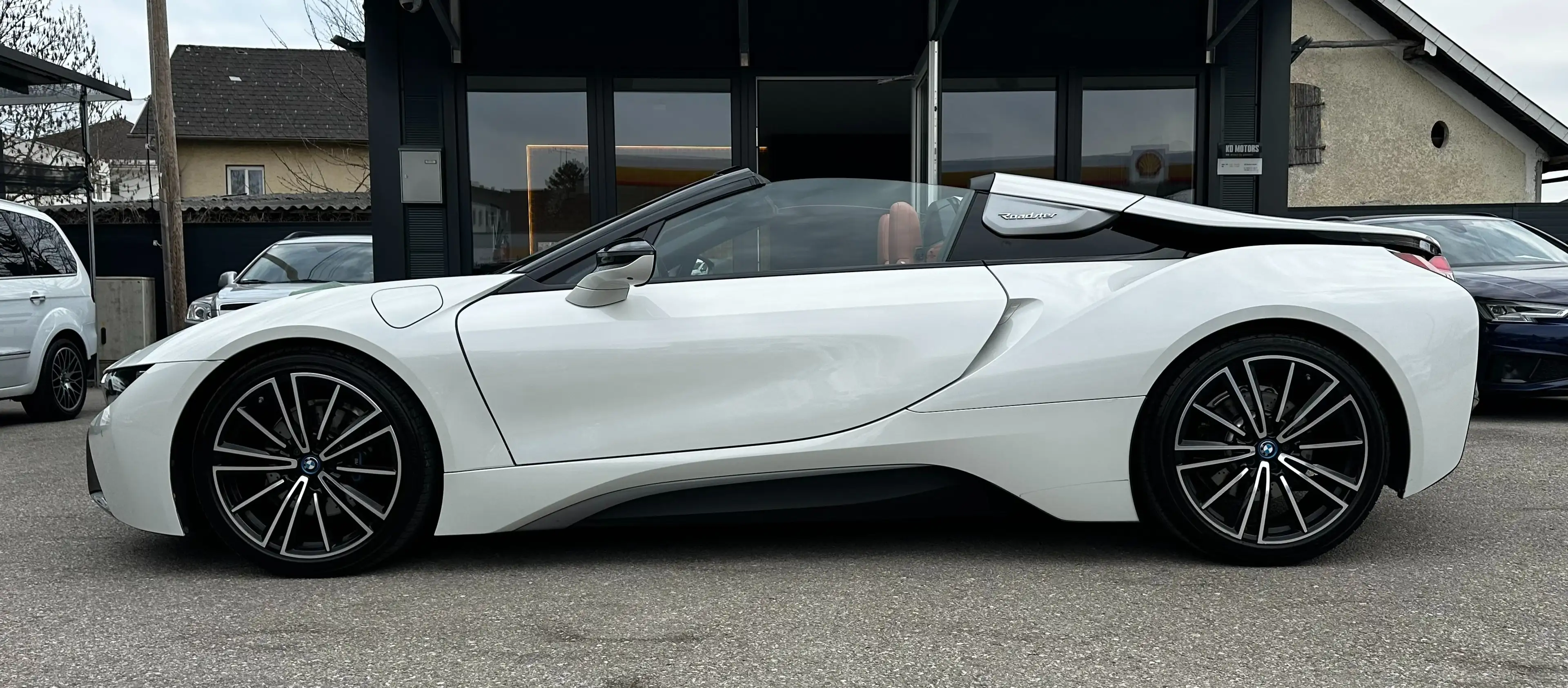 BMW i8 Roadster *HUD*Navi*RFK*SHZ* — photo 7