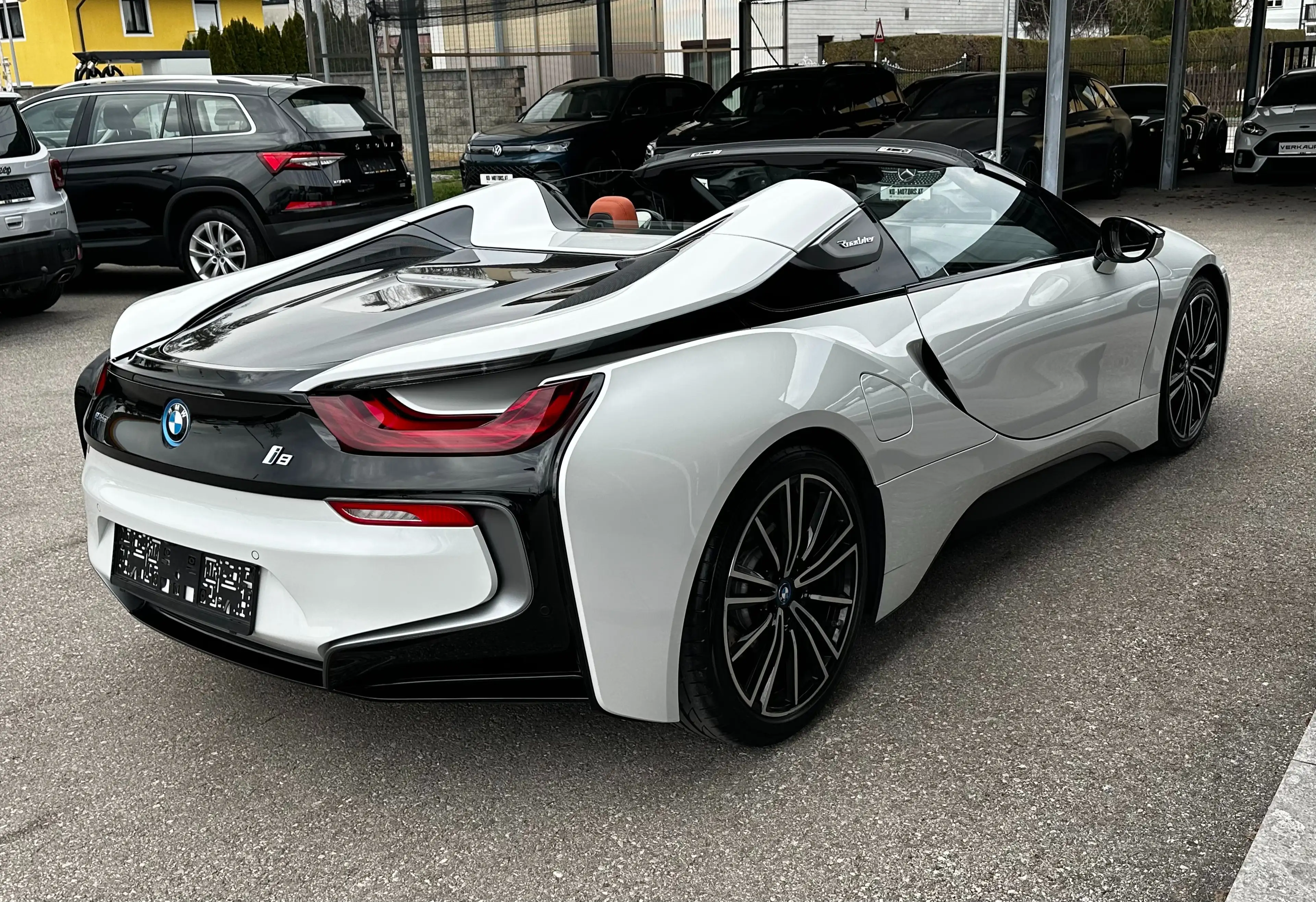 BMW i8 Roadster *HUD*Navi*RFK*SHZ* — photo 12
