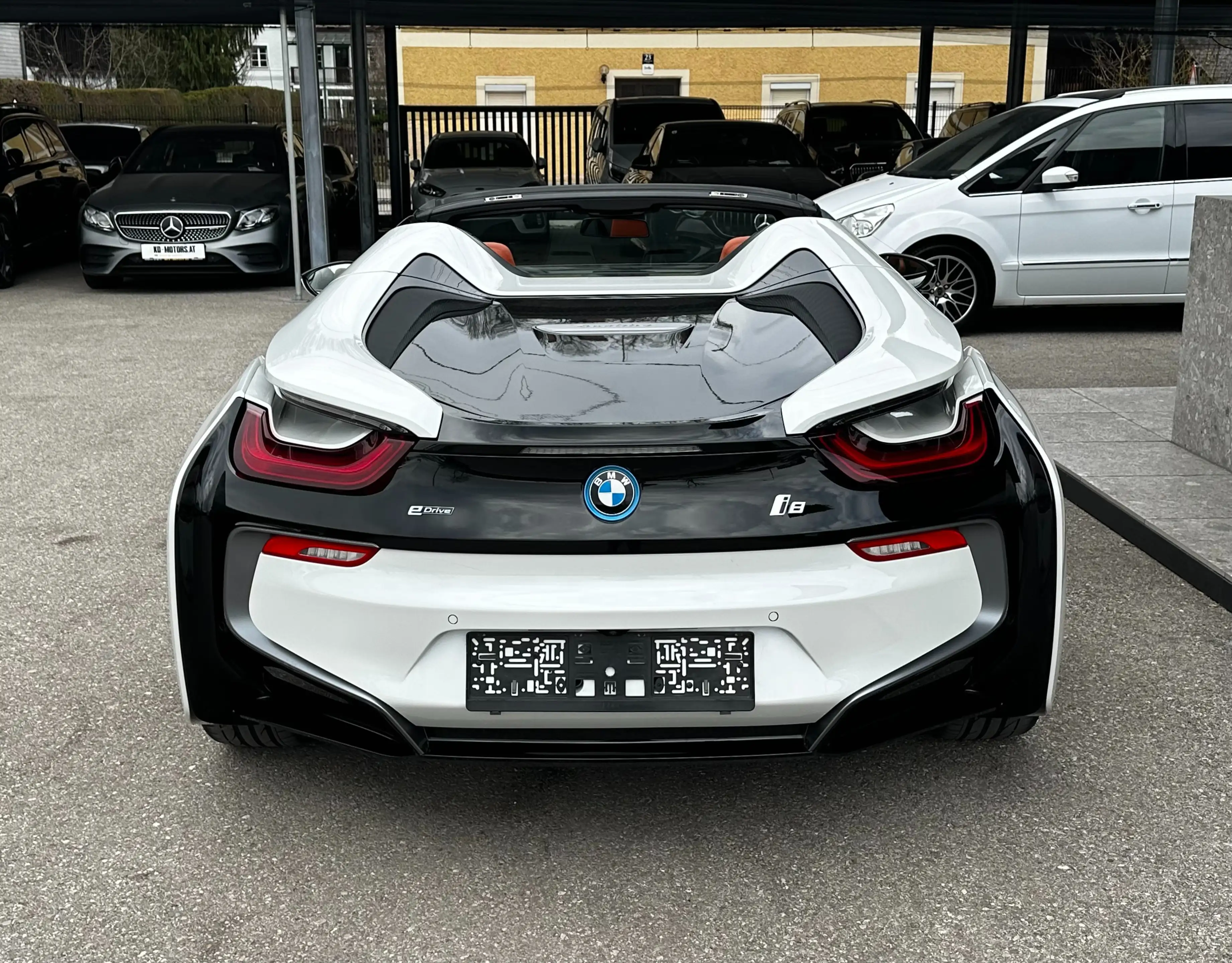 BMW i8 Roadster *HUD*Navi*RFK*SHZ* — photo 11