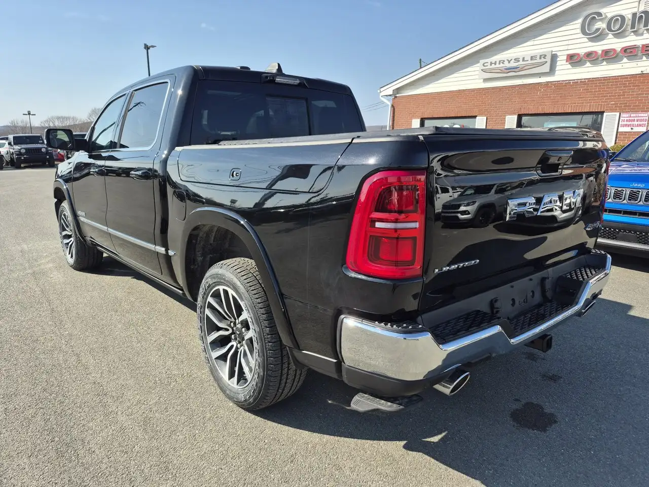 RAM 1500 снимка RAM 1500