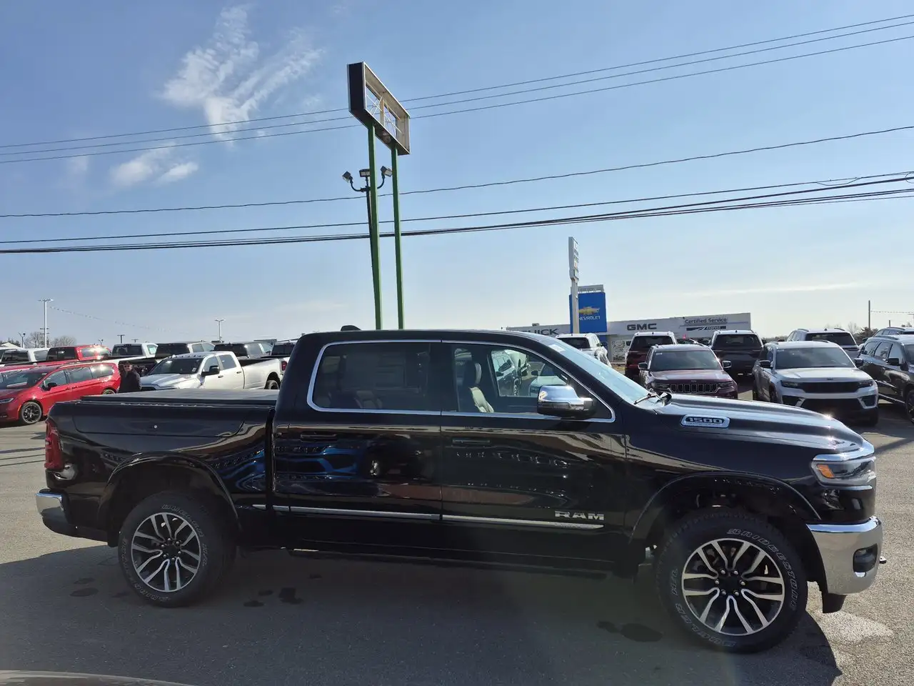 RAM 1500 снимка RAM 1500