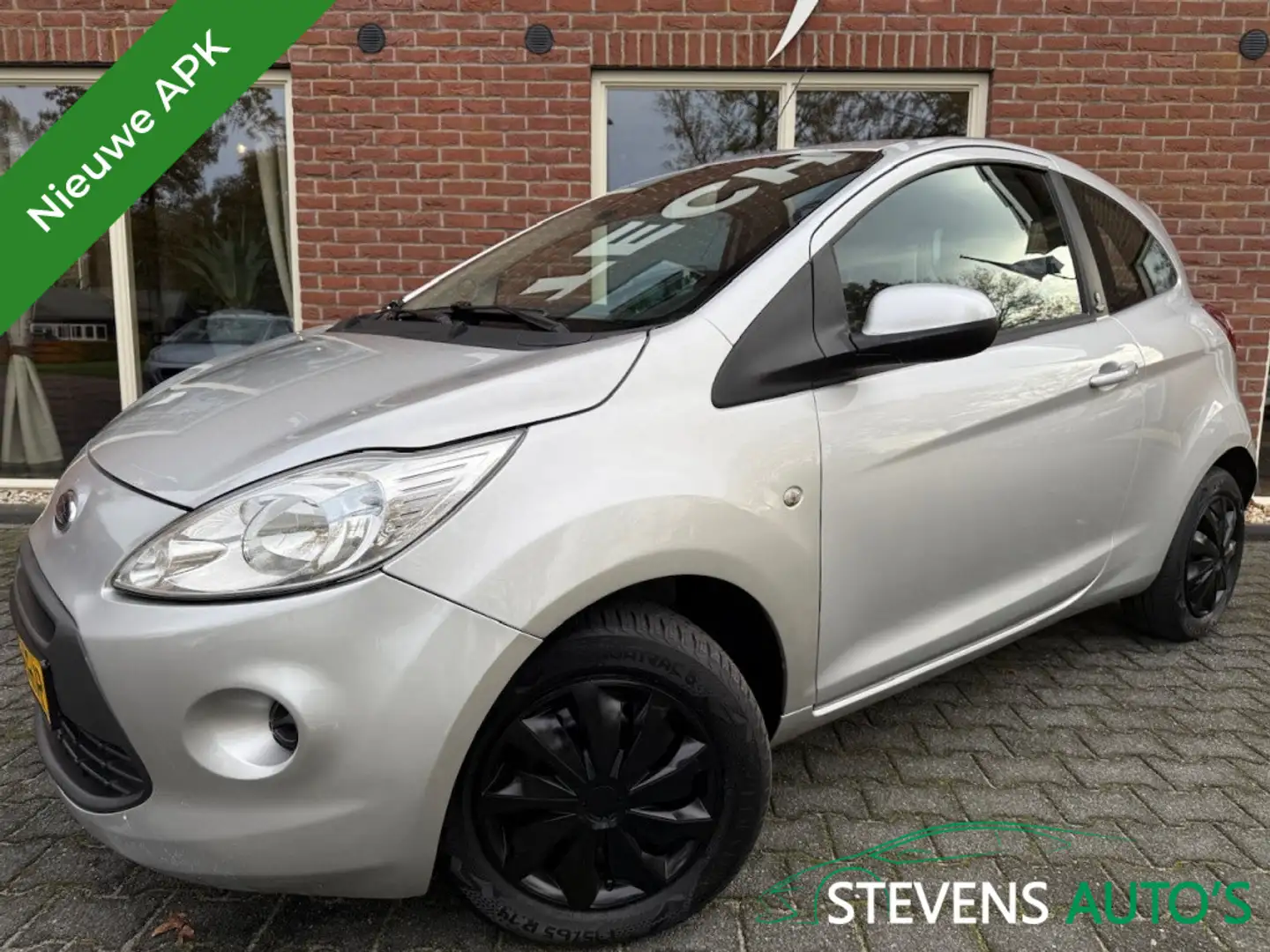 Ford Ka/Ka+ 1.2 Cool & Sound s/s NIEUWE APK / AIRCO / VOORRUIT Grijs - 1