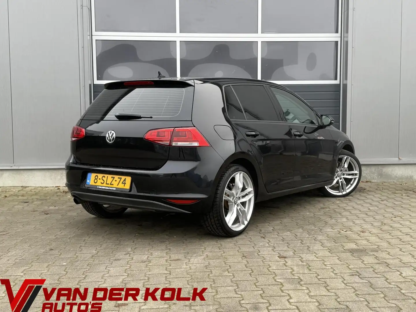 Volkswagen Golf 1.2 TSI Comfortline Navigatie Climate Cruise Licht Zwart - 2