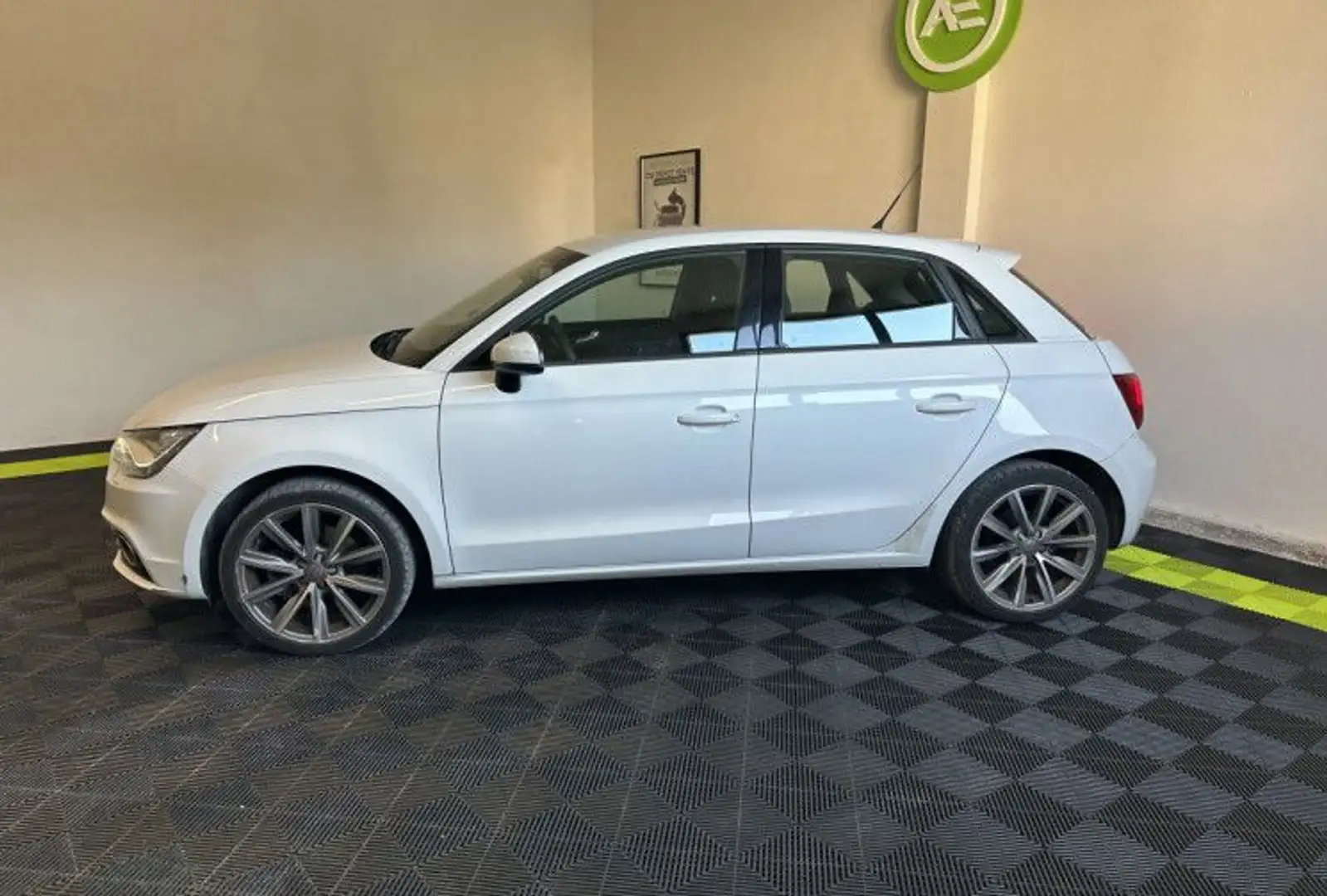 Audi A1 1.6 TDI FAP Blanc - 2