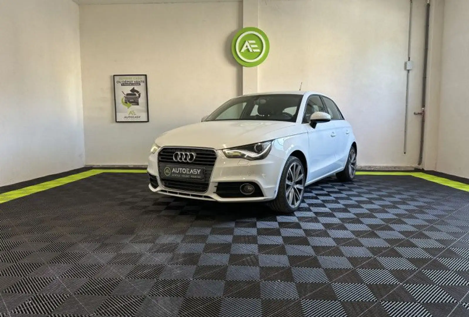 Audi A1 1.6 TDI FAP Blanc - 1