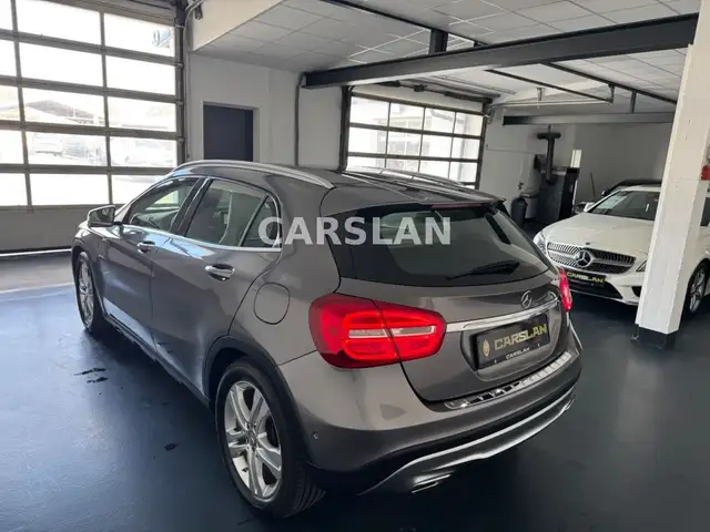 Mercedes-Benz Gla view 10
