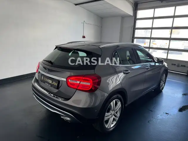 Mercedes-Benz Gla view 12