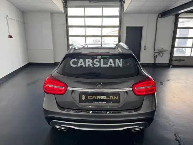 Mercedes-Benz Gla view 11