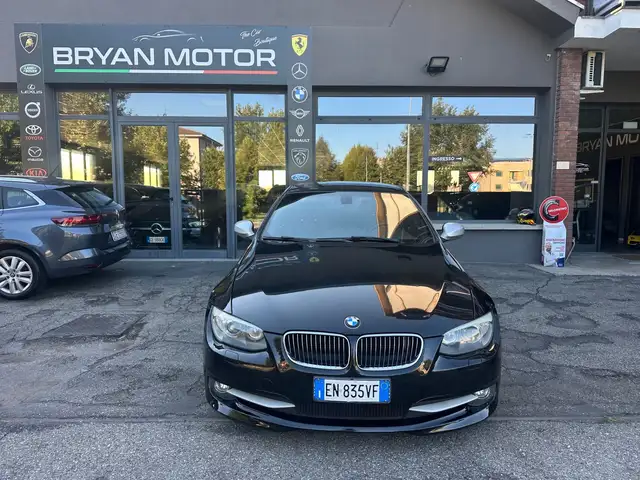 BMW 3 Series view 3
