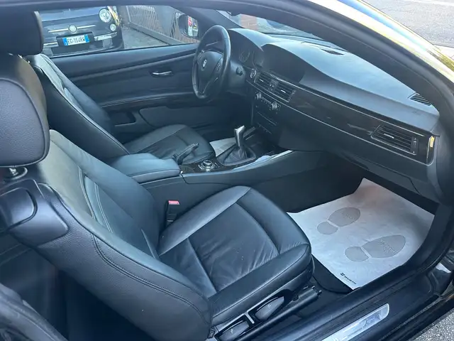 BMW 3 Series view 8