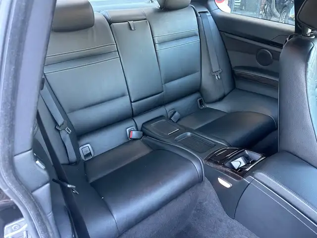 BMW 3 Series view 9