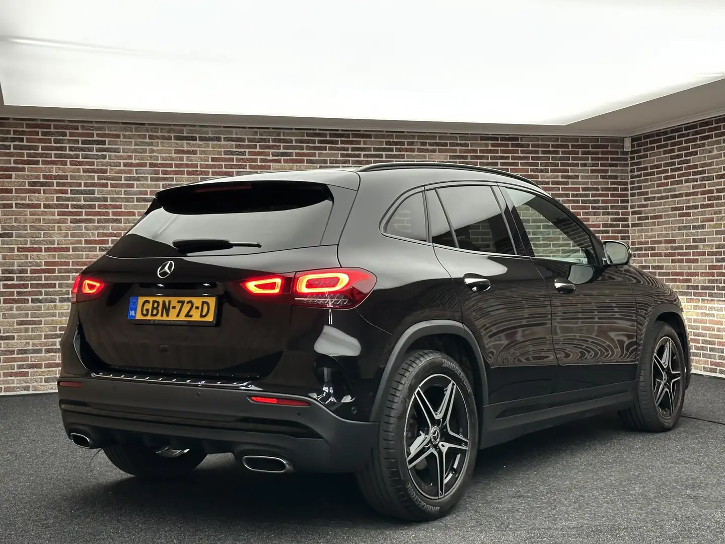 Mercedes-Benz GLA 180 Business Solution AMG | Memory| Dak| Sfeer| Noir - 2