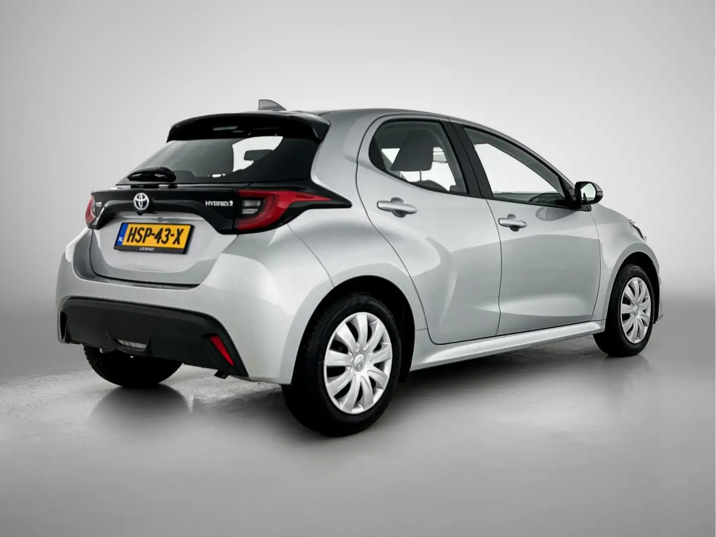 Toyota Yaris 1.5 Hybrid Active Limited | Apple CarPlay | Androi Gris - 2
