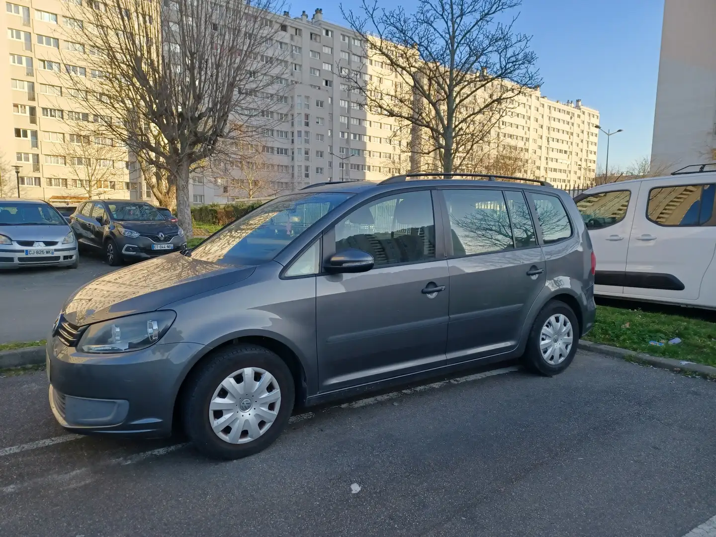 Volkswagen Touran TOURAN 1.6 TDI 105 FAP TRENDLINE Gris - 2
