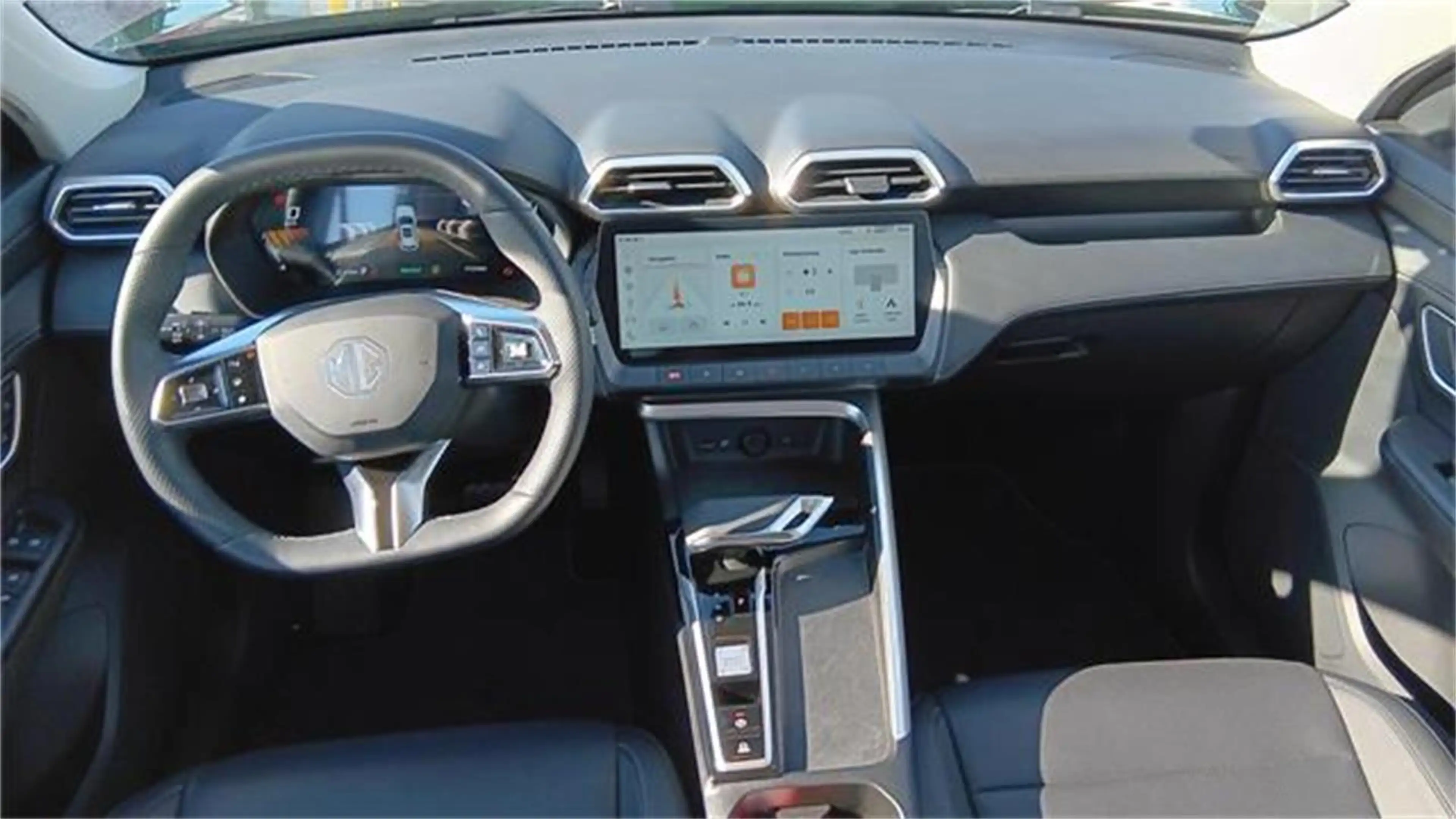 MG ZS 1.5 Hybrid+ Luxury inkl. AHK — photo 9