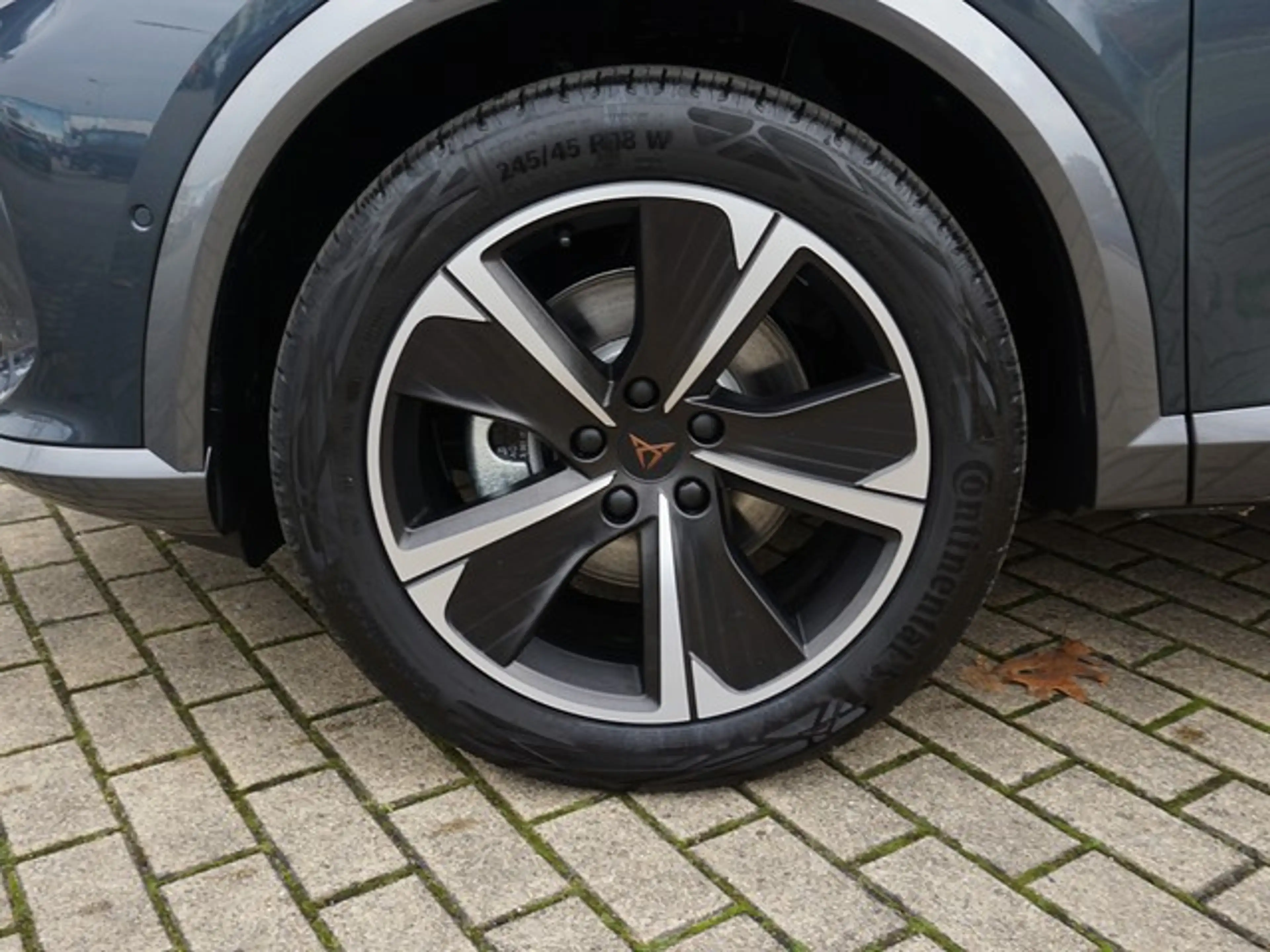 CUPRA Formentor TSI Basís DSG LED Navi Pano AID ACC 360° SH — photo 3