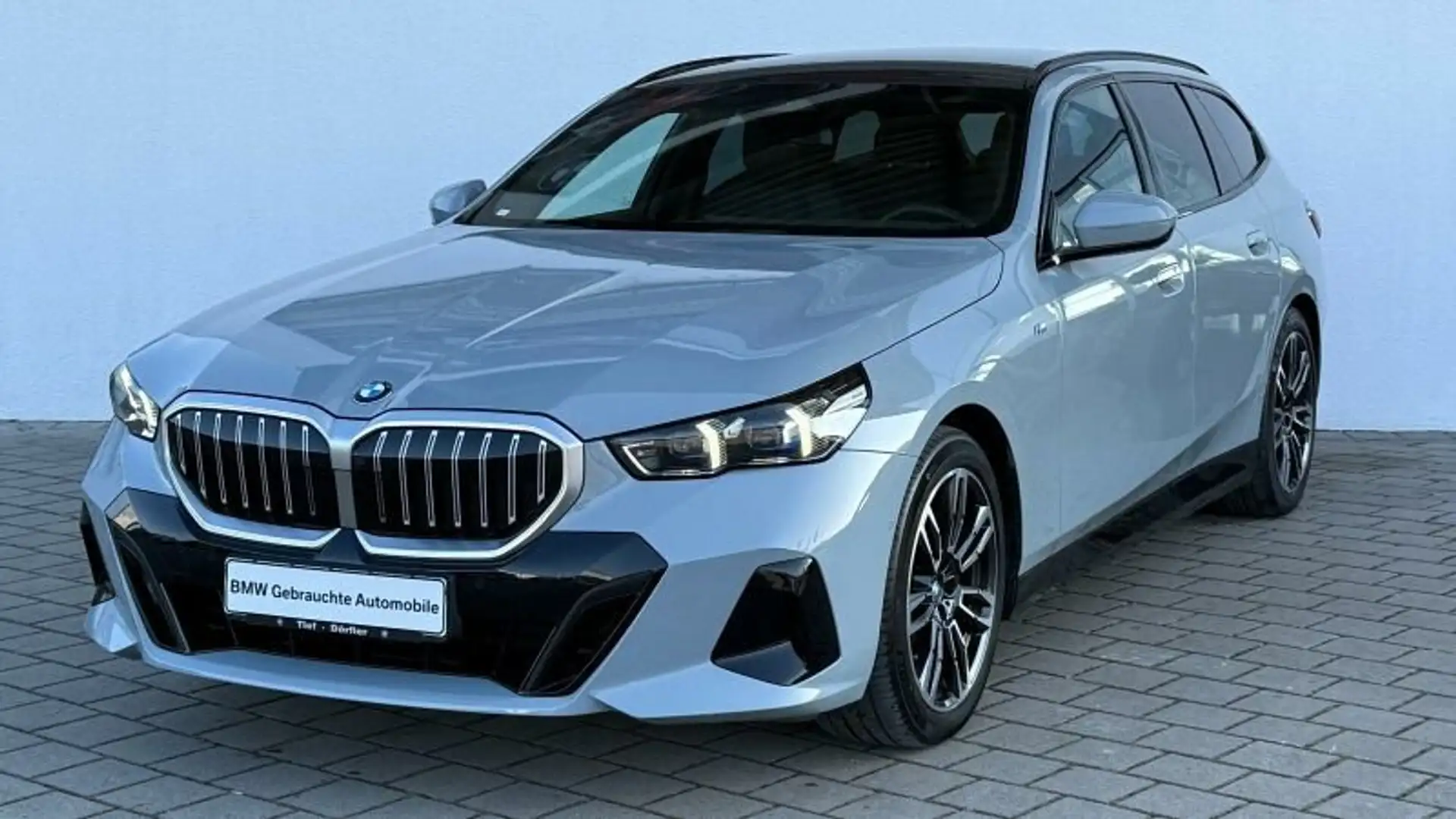 BMW 520 d xDrive M Sport AHK/iGlow/hk/LHZ/PANO/S-LÜFT Grau - 2
