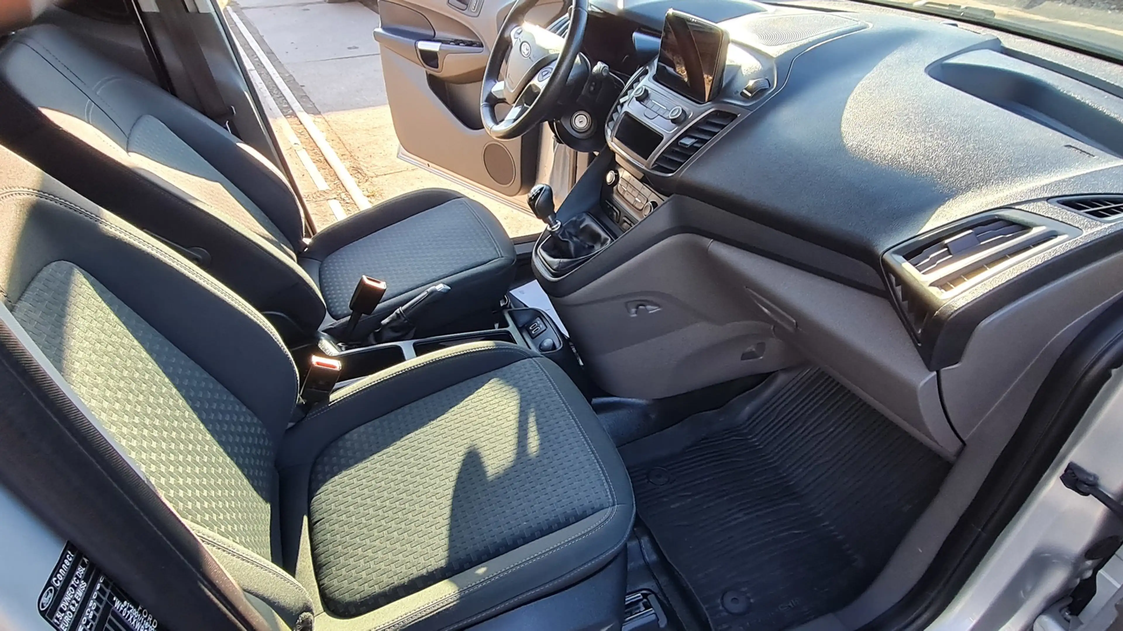 Ford Transit Connect 1.5 ECO BLUE + LANG+ KLIMA +1.HD — photo 12
