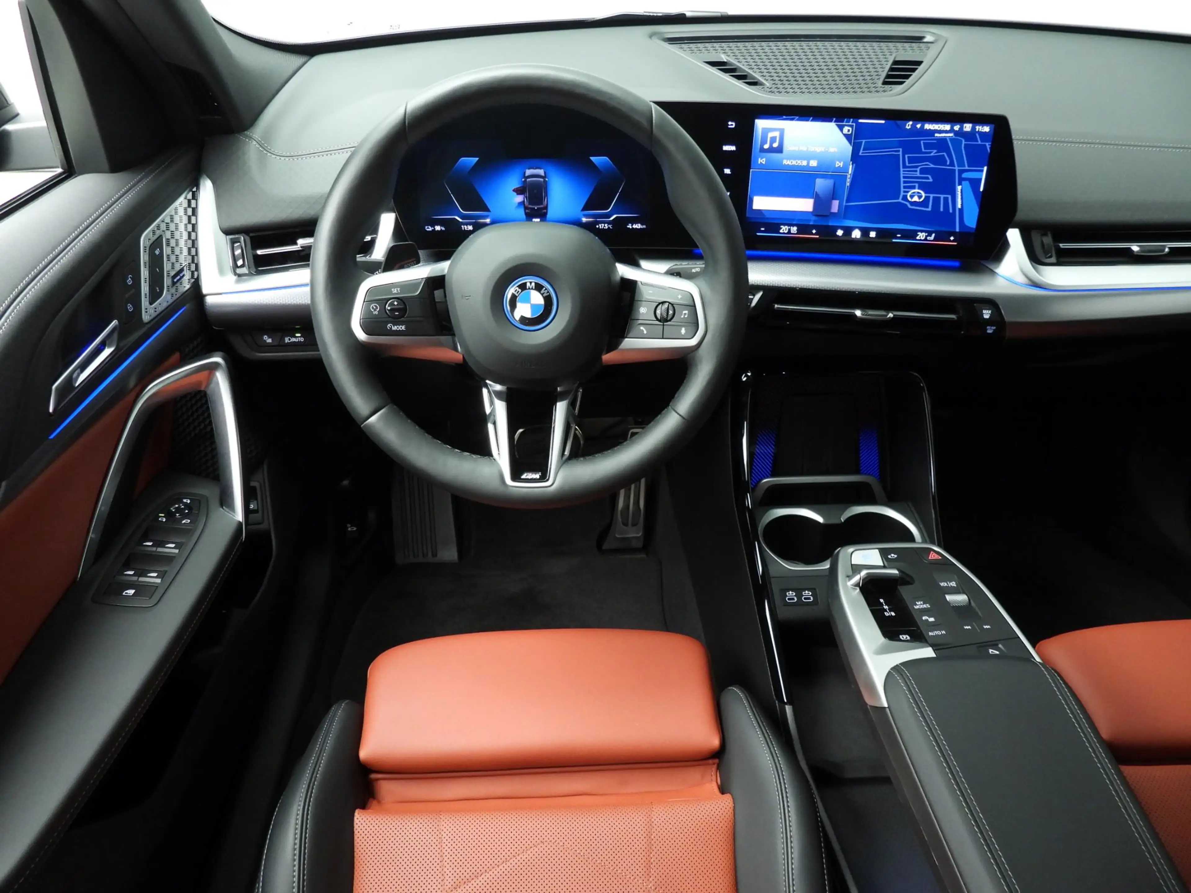 BMW iX2 eDrive20 | M-Sportpakket | LED | Navigatie | Sport — photo 10