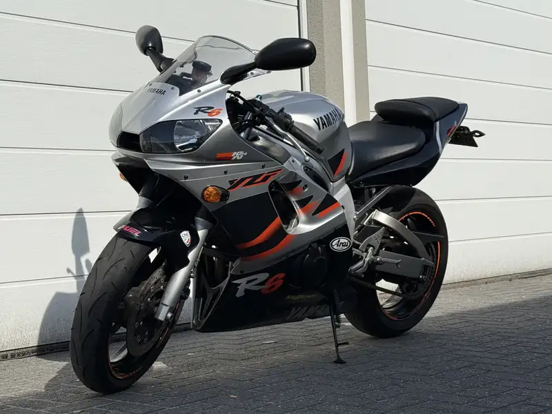 Yamaha YZF-R6 - foto 2