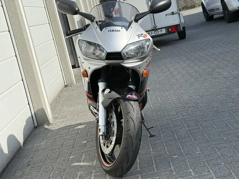 Yamaha YZF-R6 - foto 7
