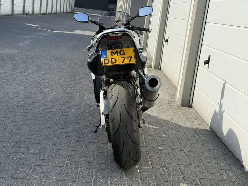 Yamaha YZF-R6 - foto 8