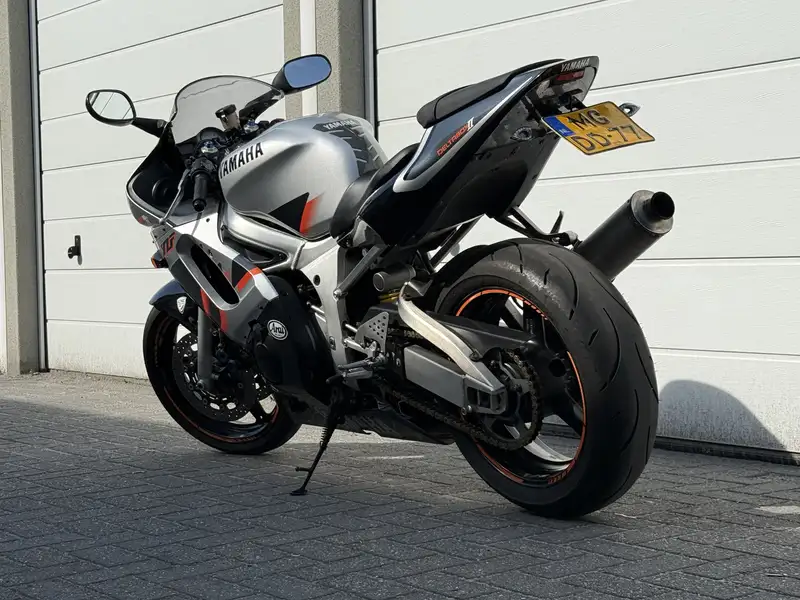Yamaha YZF-R6 - foto 3