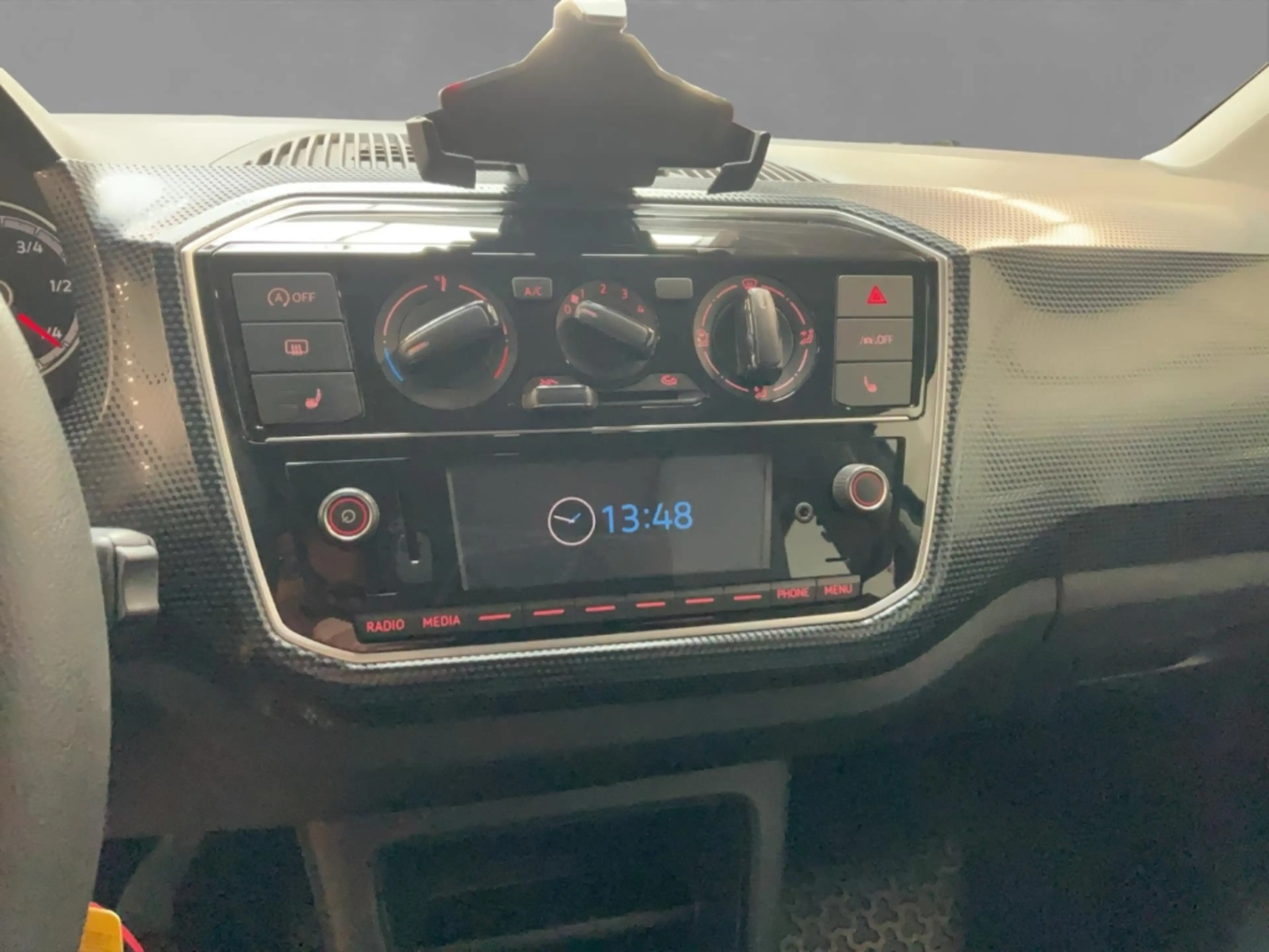 Volkswagen up! 1.0 move Bluetooth ESP MFA Klima Sitzh. — photo 15