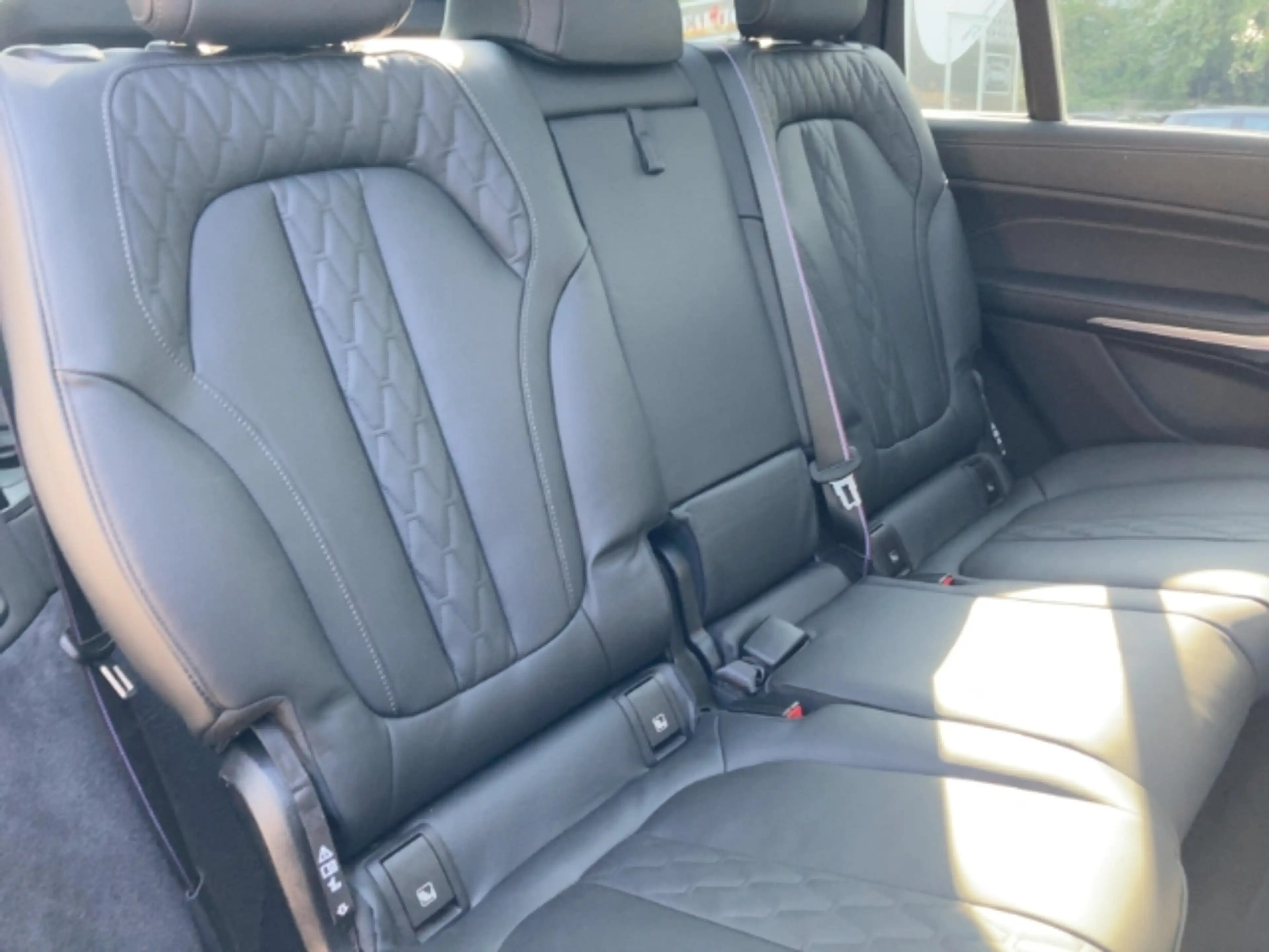 BMW X7 xDrive 40d Sportpaket Luftfederung AD Niveau AHK-e — photo 7