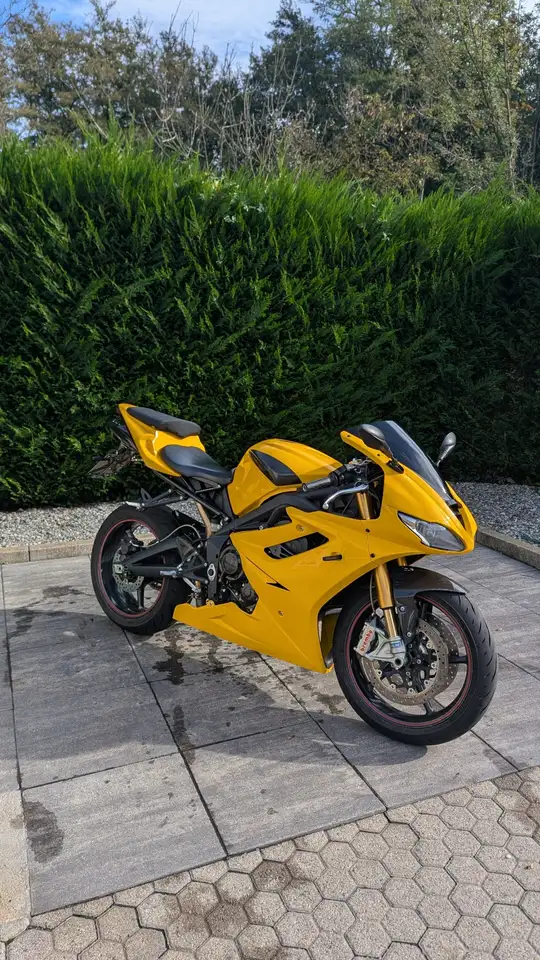 Triumph Daytona 675