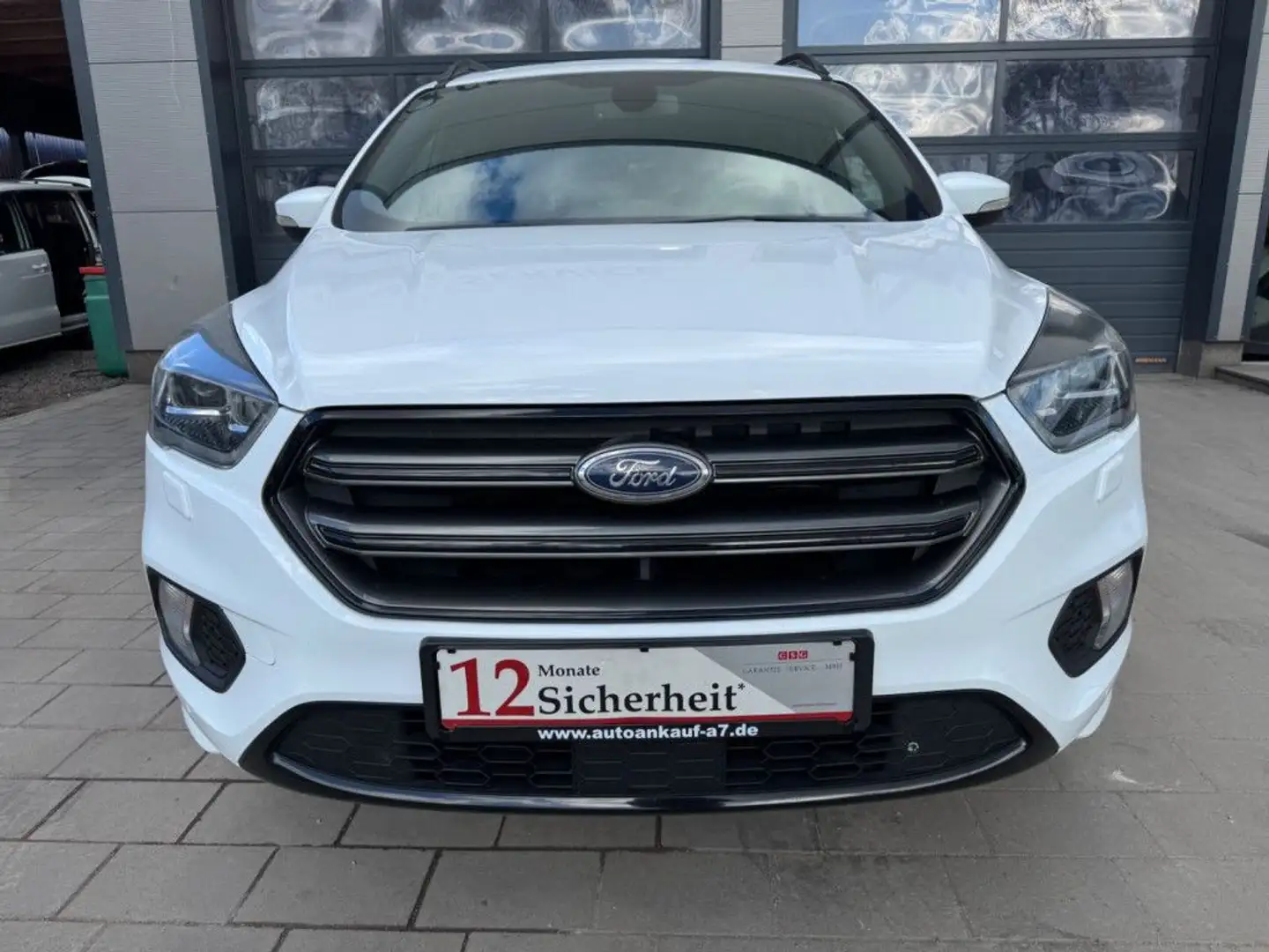 Ford Kuga 2.0 TDCi 4x4 Aut. ST-Line Wit - 2