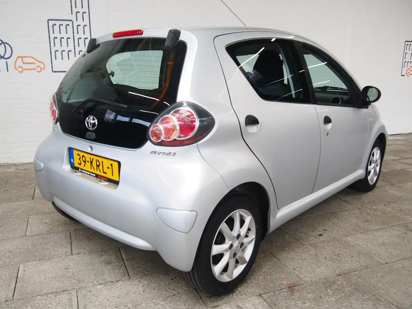 Toyota Aygo 1.0 12V Access (APK:Nieuw) Incl.Garantie Gris - 2