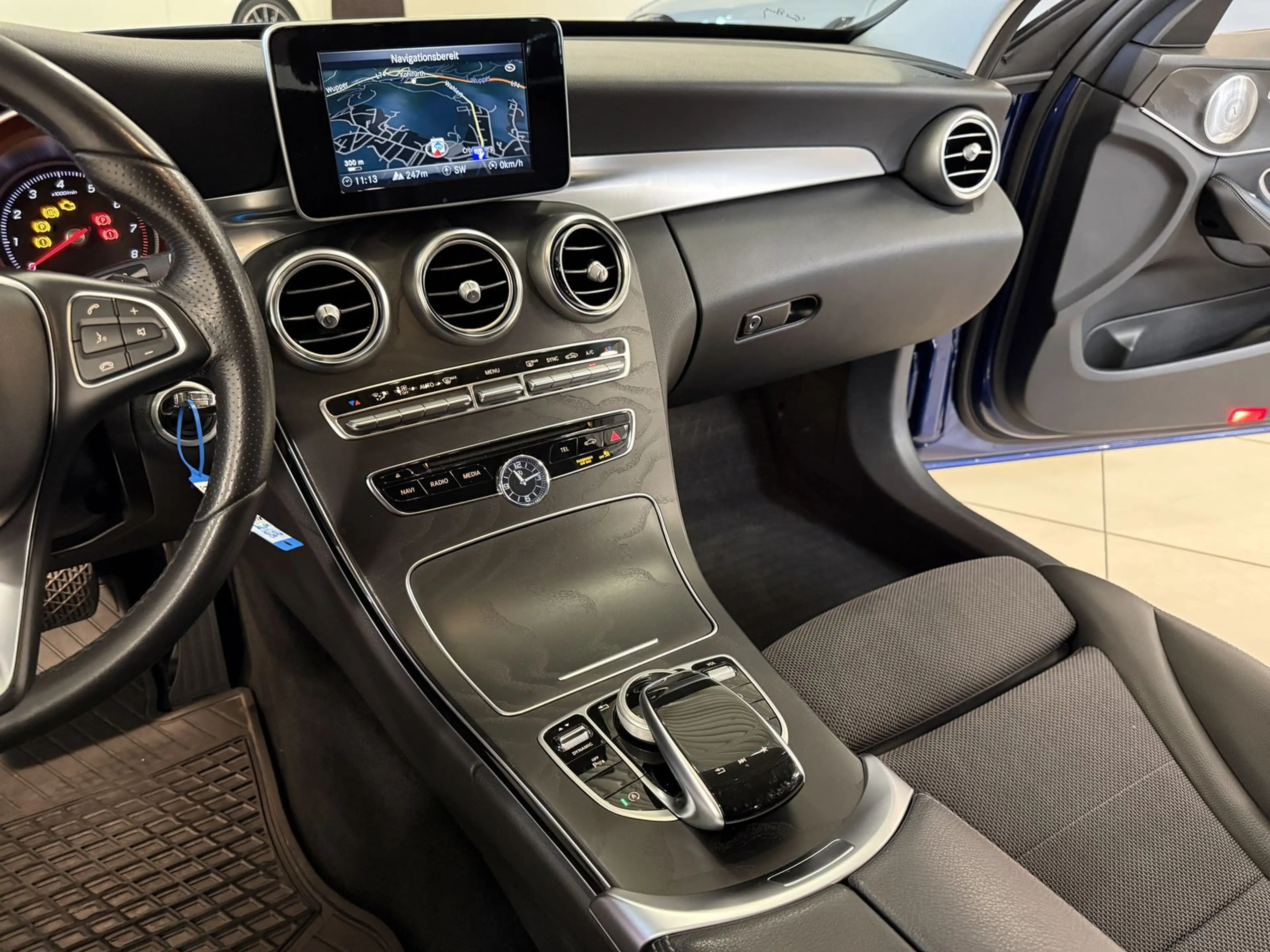 Mercedes-Benz C 250 CGI Avantgarde *2.Hand-Night-Burmester-AHK — photo 12