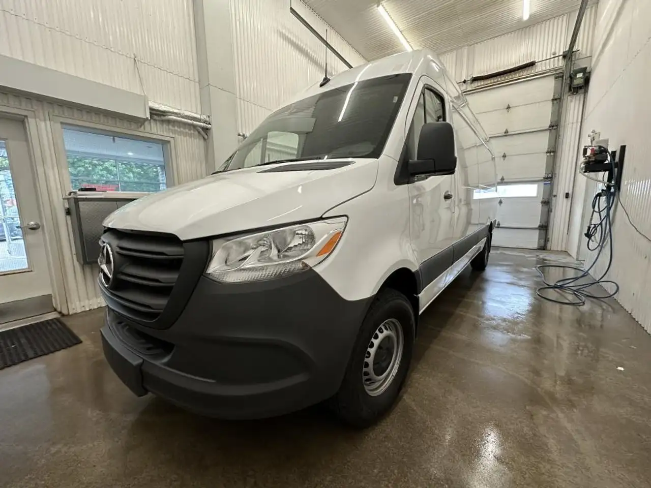 Mercedes-Benz Sprinter снимка Mercedes-Benz Sprinter