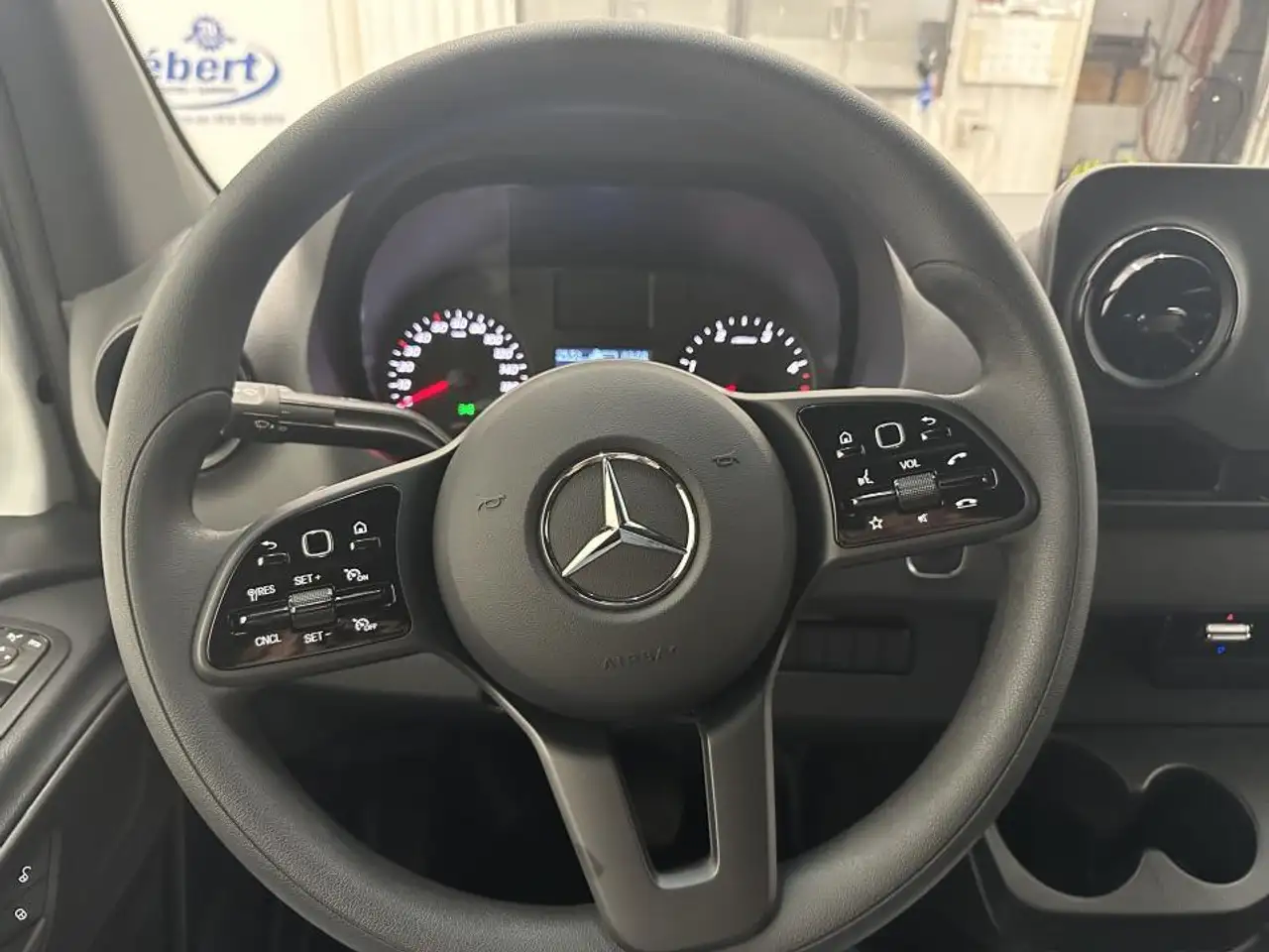 Mercedes-Benz Sprinter снимка Mercedes-Benz Sprinter