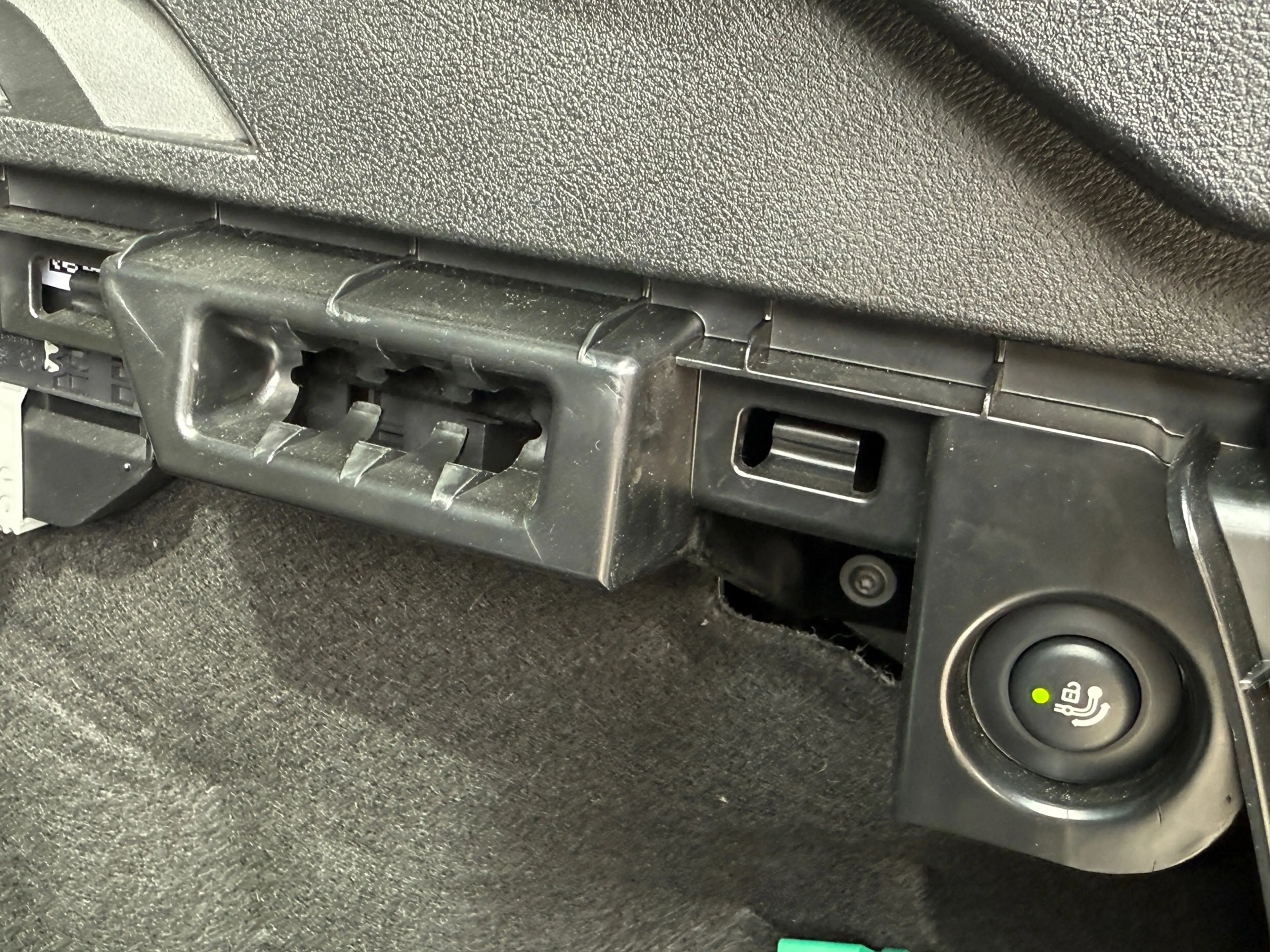 BMW iX3 Executive 80 kWh 98% SOH Shadow Line Pano|Leder|Tr — photo 30