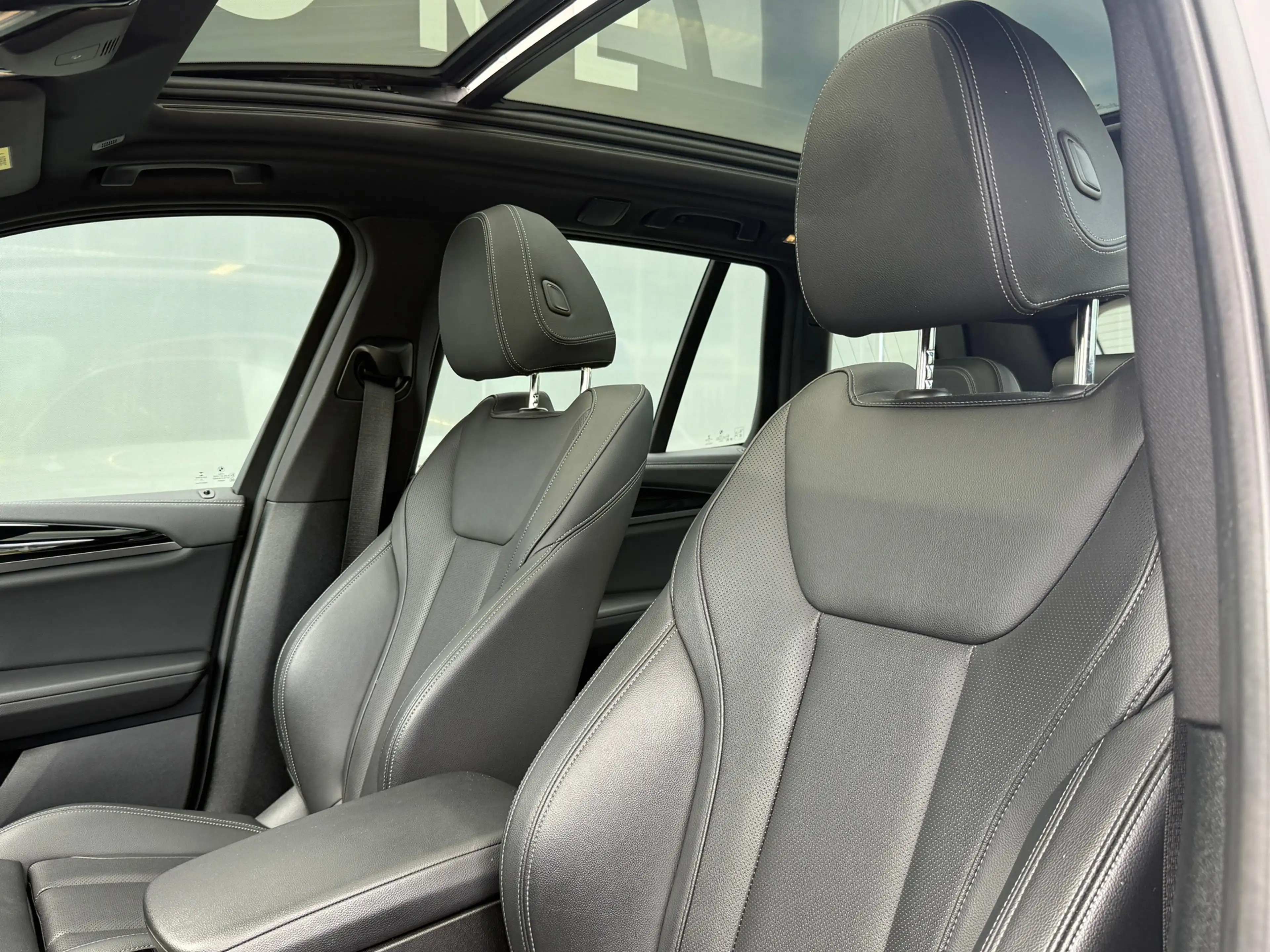 BMW iX3 Executive 80 kWh 98% SOH Shadow Line Pano|Leder|Tr — photo 18
