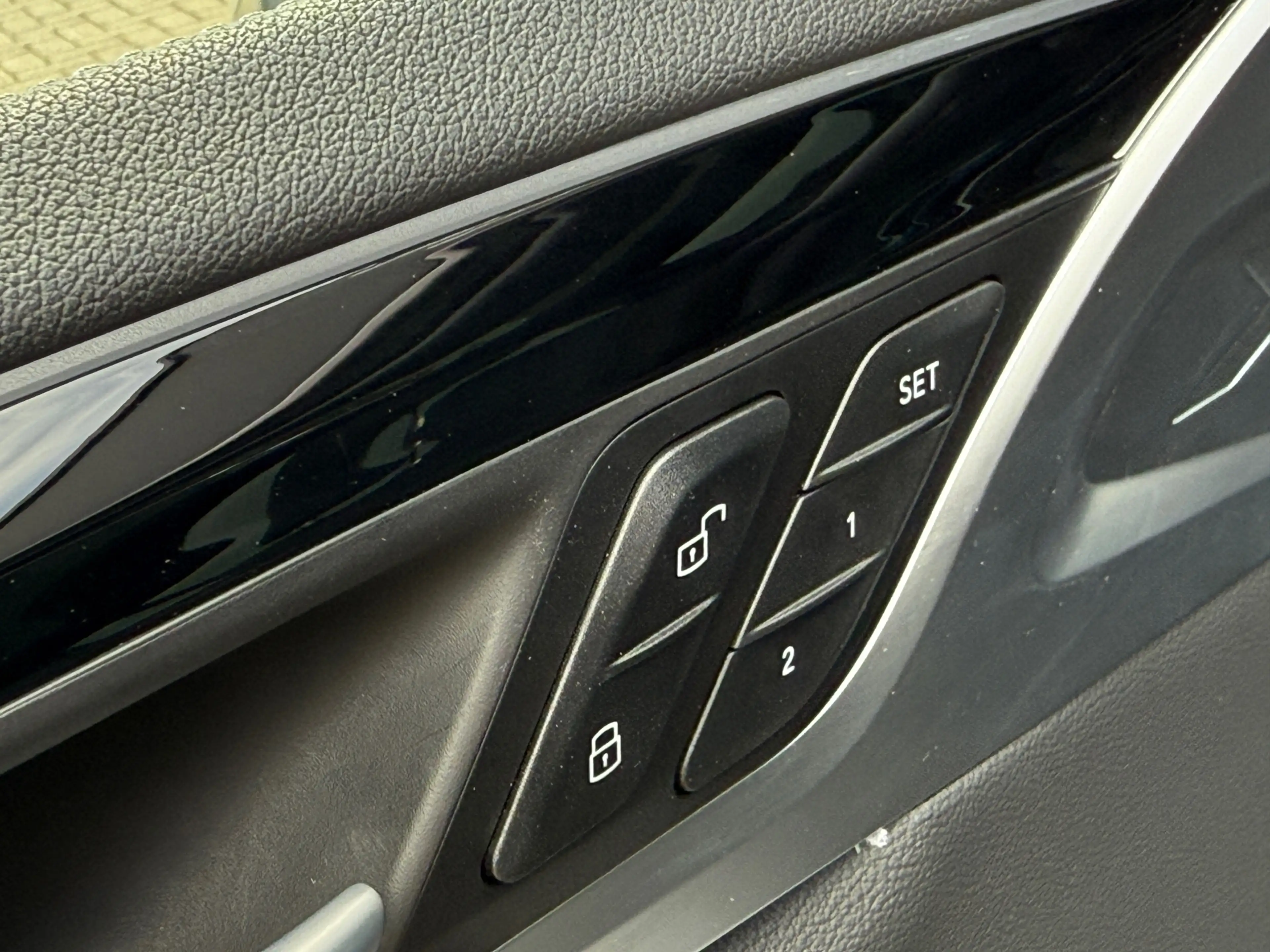 BMW iX3 Executive 80 kWh 98% SOH Shadow Line Pano|Leder|Tr — photo 24